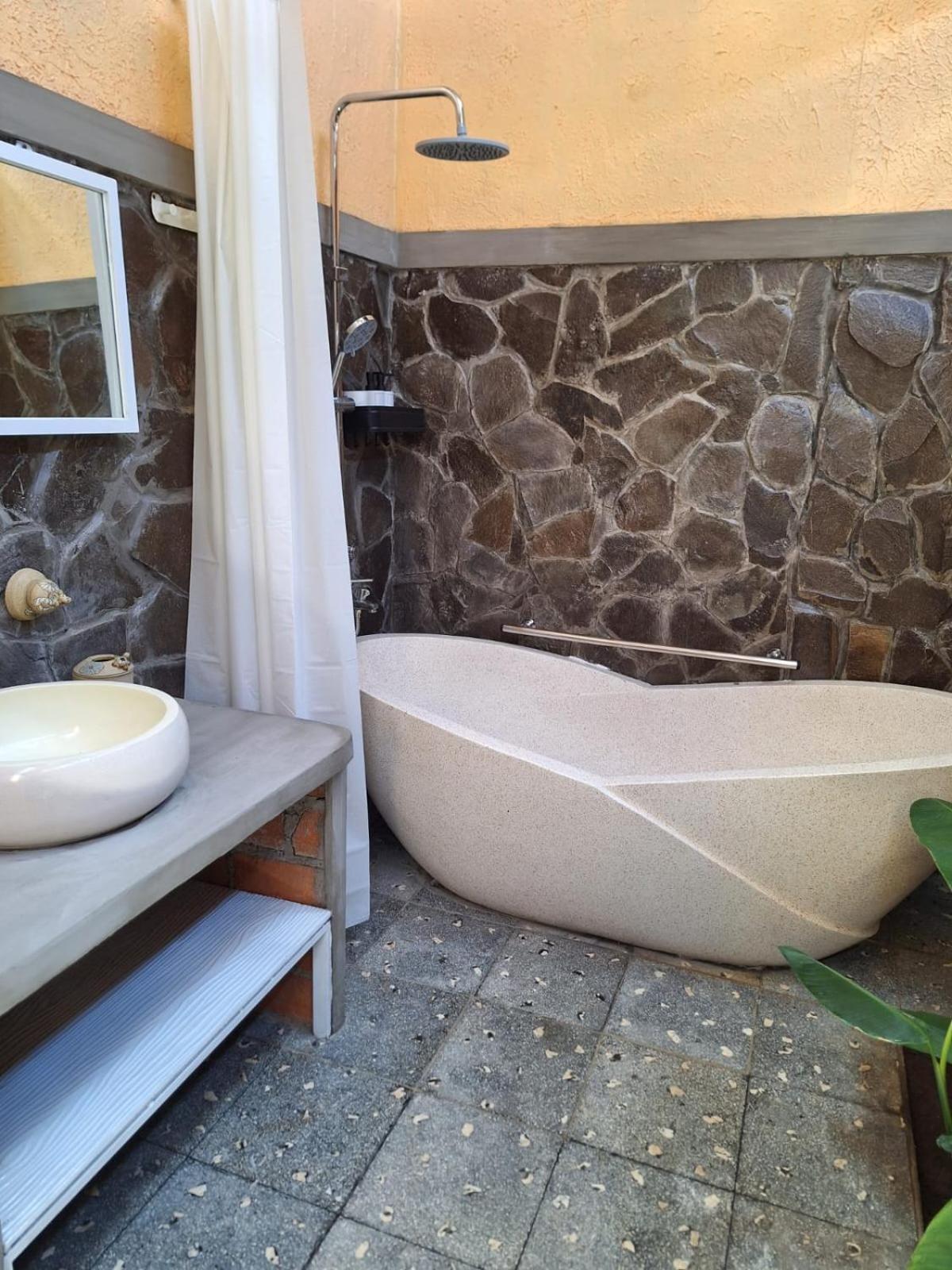 Inn House Homestay Dadapan Dış mekan fotoğraf